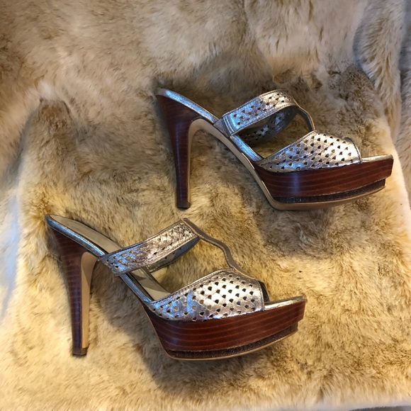 Guess Platform Silver Leather Heels Sz 9 - Picture 3 of 5